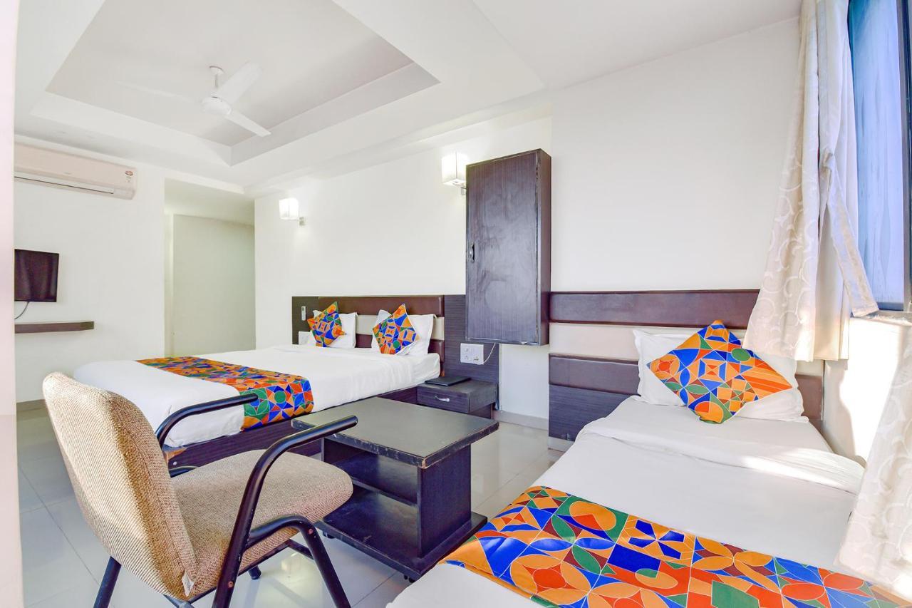 Fabhotel Skyland Ahmedabad Exterior foto