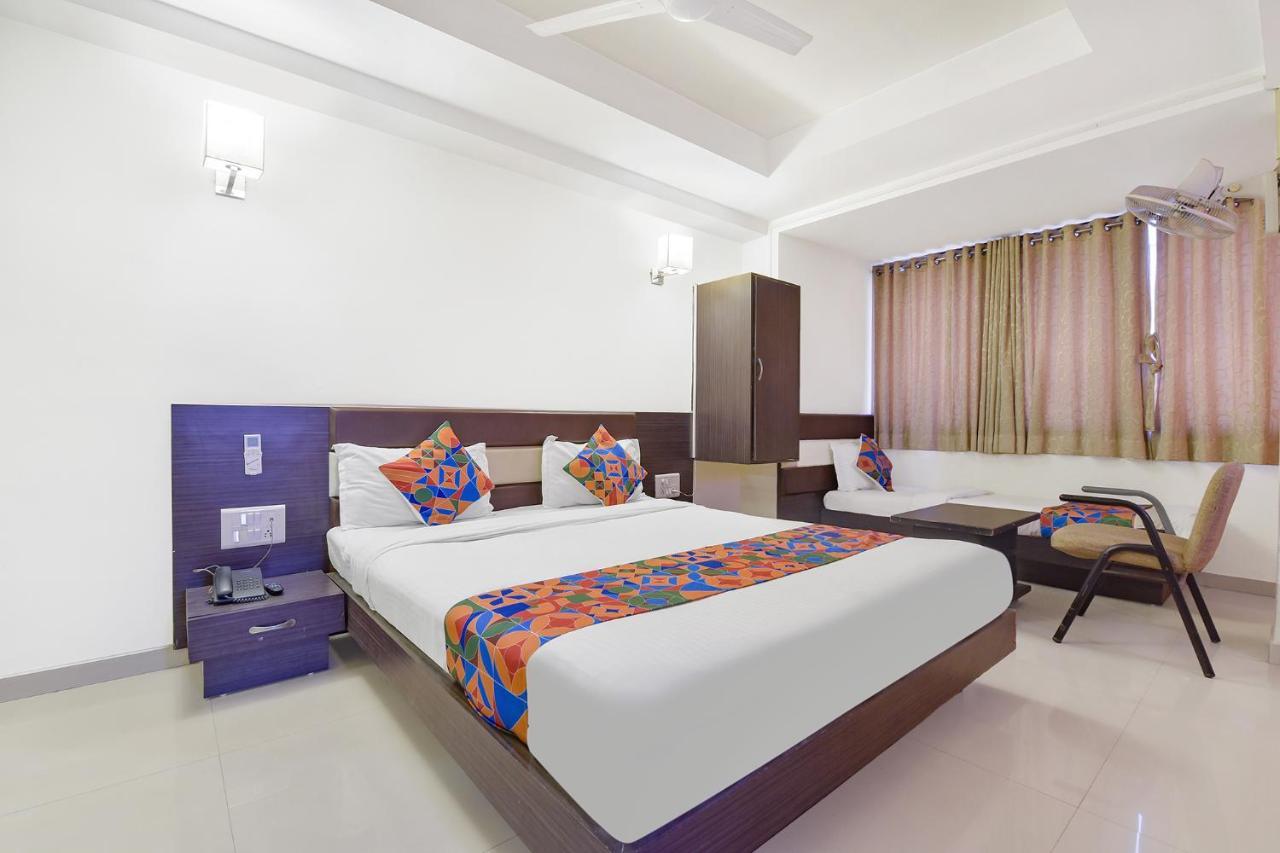 Fabhotel Skyland Ahmedabad Exterior foto
